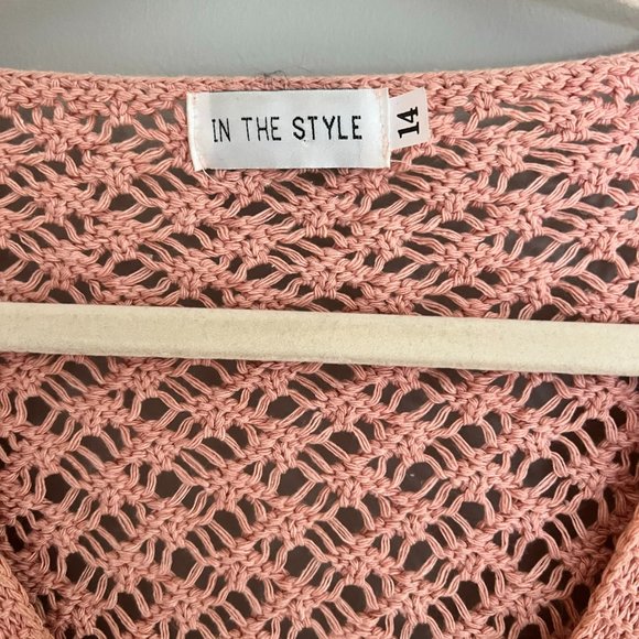 Women's In The Style Oversized Cable Knit Pink Sweater Size 14 - Picture 3 of 4